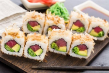 Cơm cuốn california